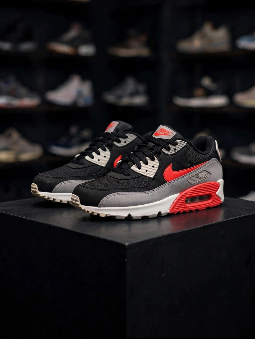 Nike Air Max 90 Essential 'Bright Crimson' (2018)